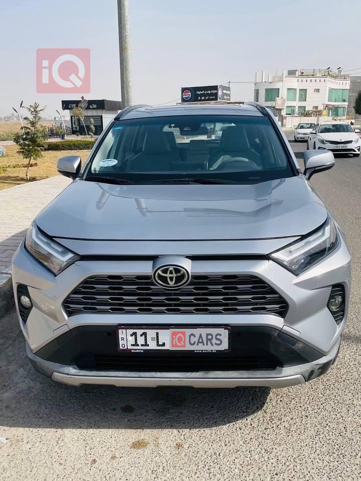 تۆیۆتا ڕاڤ 4